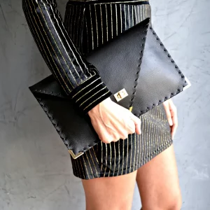 ANA Koutsi Clutch klein schwarz