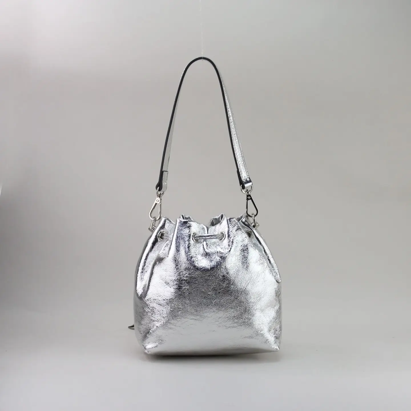 FREDERIC T. Ledertasche BILL silber – Bild 4