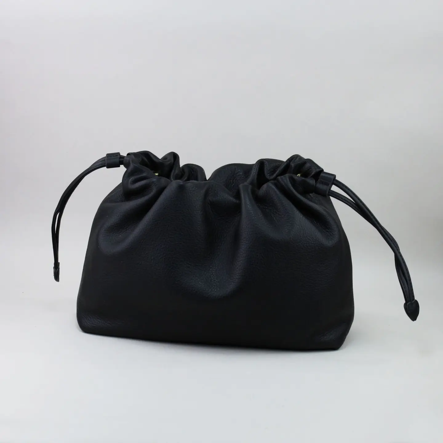 FREDERIC T. Ledertasche TOMMY schwarz – Bild 4