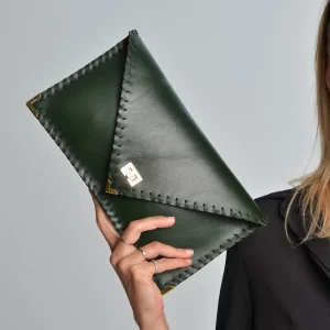 ANA Koutsi Clutch klein dunkelgrün