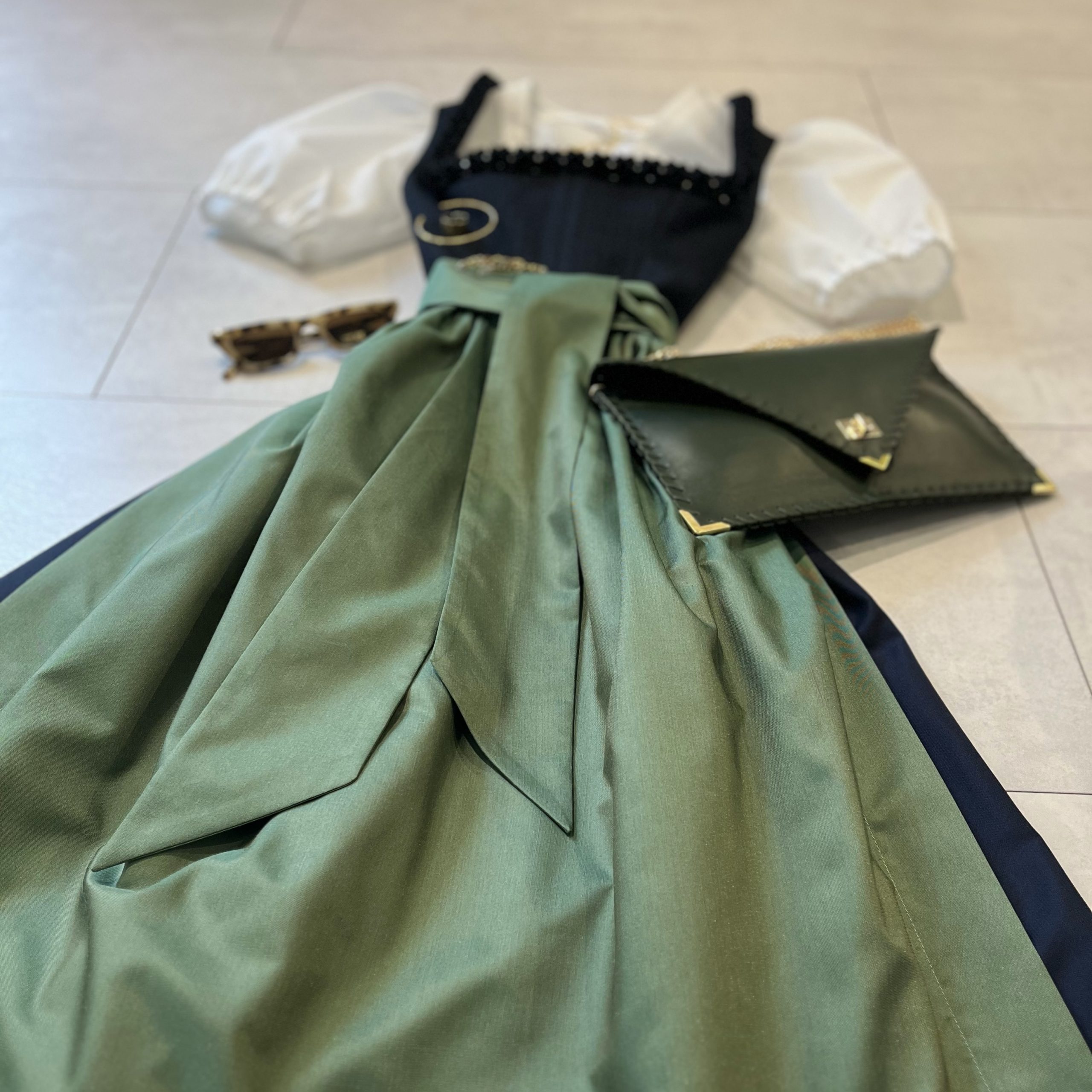 Dirndl ÉLISE – Bild 4