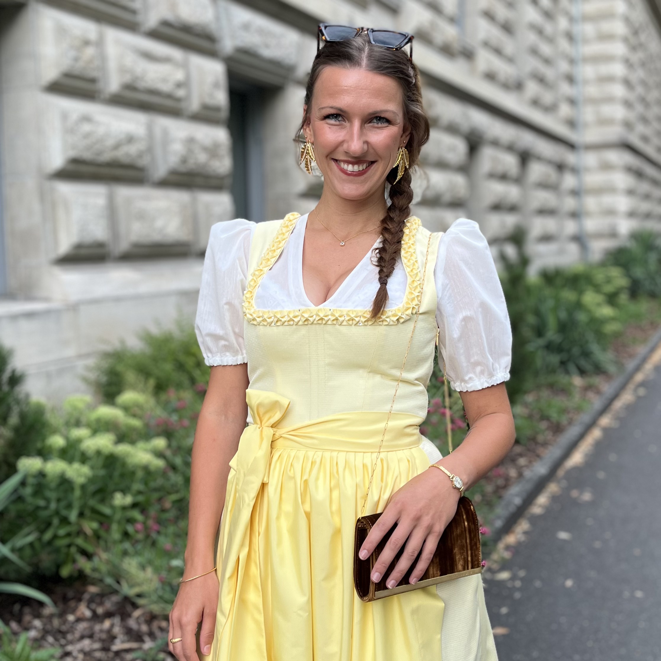 Dirndlbluse MARIELLE – Bild 4
