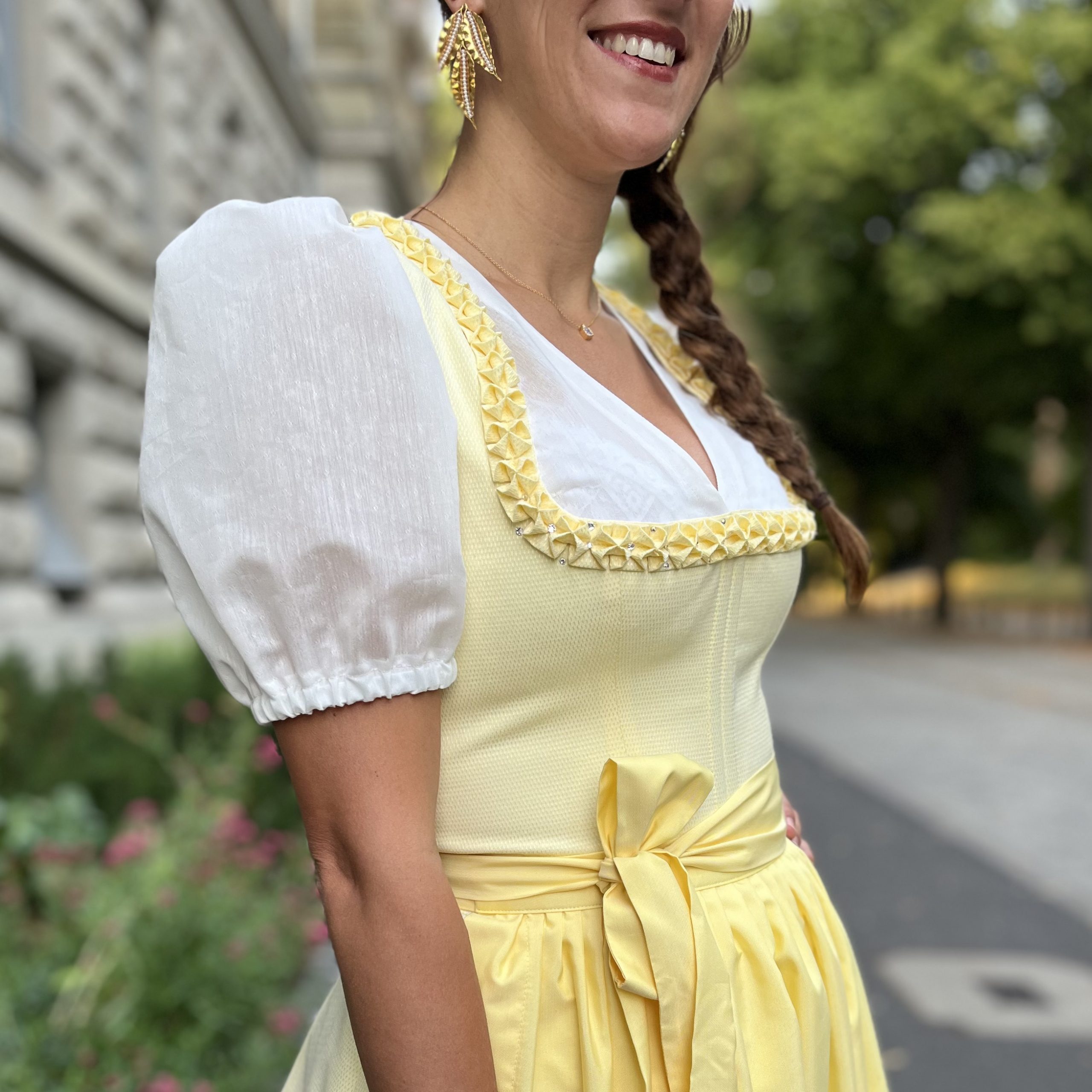 Dirndlbluse MARIELLE – Bild 3